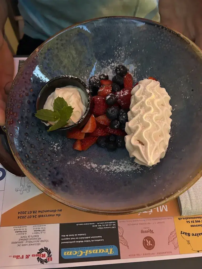 Nanda de Graff_Au 15 Auberge Communale_Palézieux_review