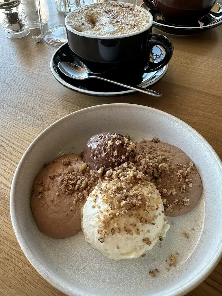 Stéfanie Machado_La Smala Brasserie_Bussigny_recensione