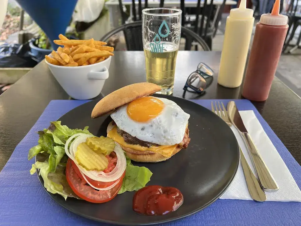 Ludovic Amstutz_Chez Riggs_Colombier_review