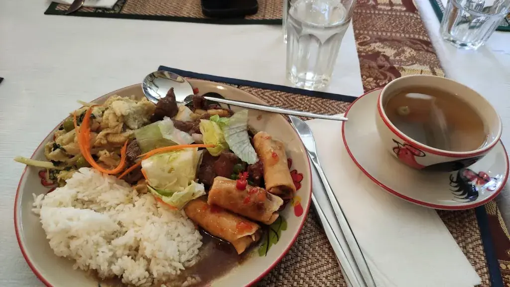 Marina Vergara_Mỹ phẩm Quỳnh Phượng_Renens_review