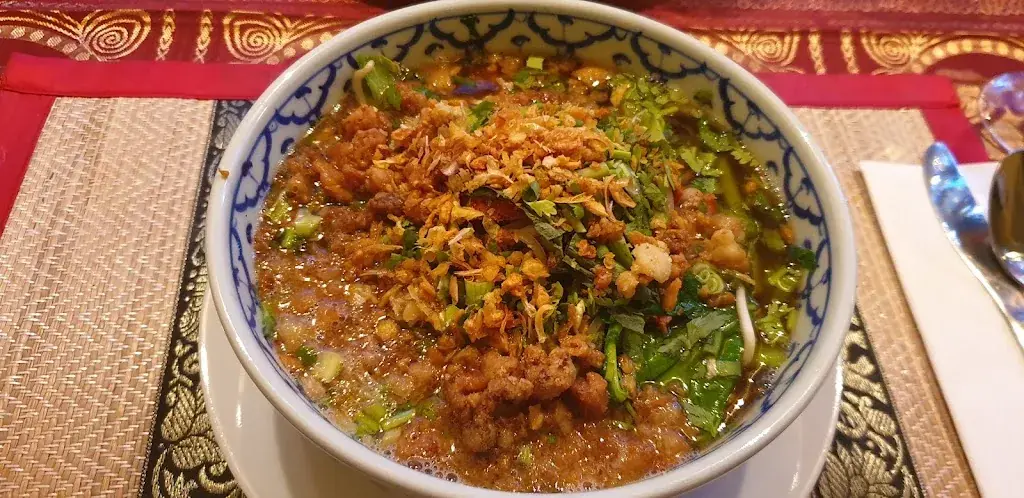 Jasmine Sammali_Mỹ phẩm Quỳnh Phượng_Renens_review