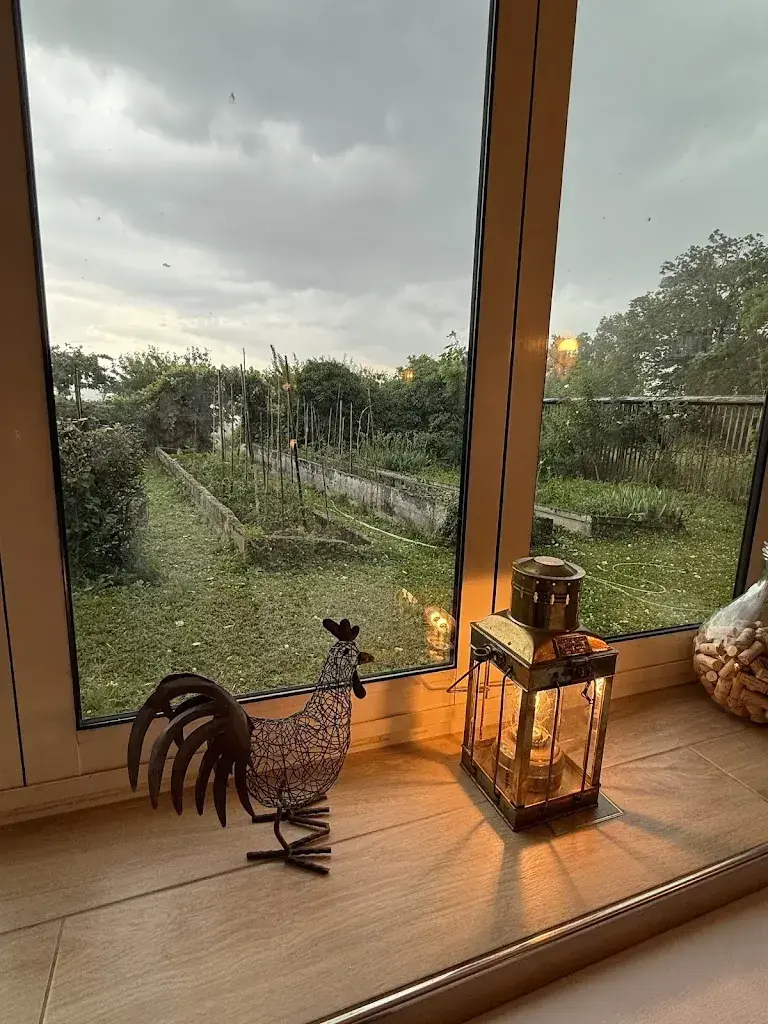 Abdualelah Alrashidi_Auberge de Dully_Dully_reseña