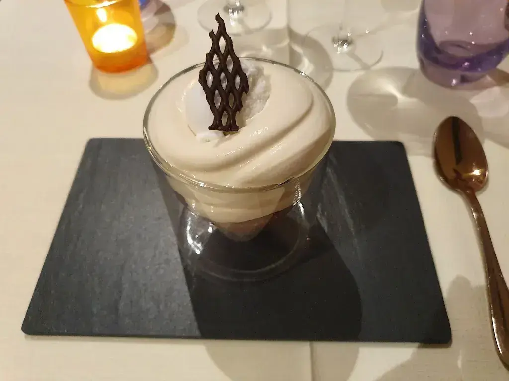Siyoon Kim_Café du Mont-Blanc_Lonay_review