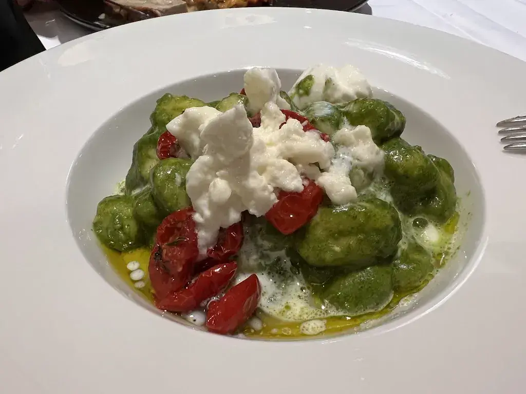Andrew Backer_Gina Ristorante_Ecublens_review