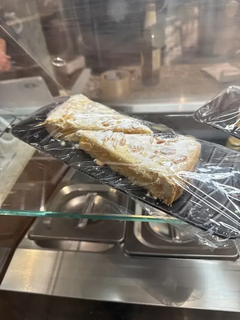 Robin Béal_Pizzeria et friture soleil et napples_Ecublens_review