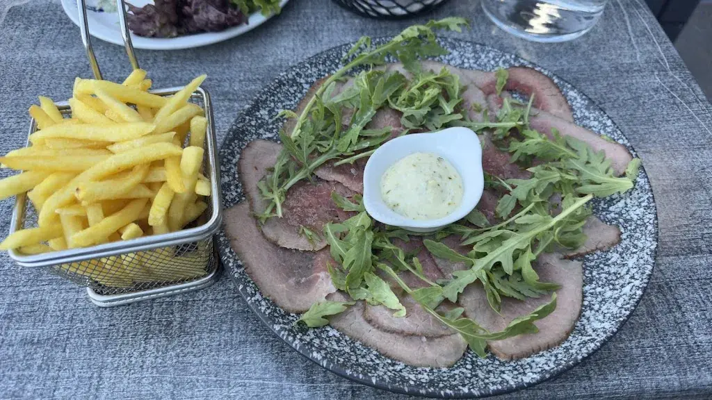 Yi Ren_Restaurant du Petit-Port_Saint-Sulpice_review