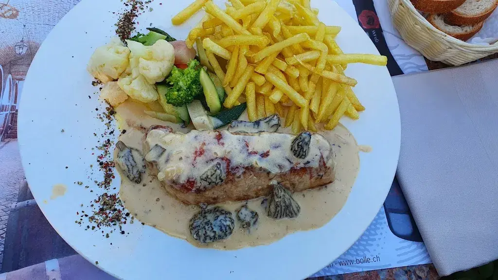 Pauline Mélénec_Café-Restaurant Le Débarcadère_Saint-Sulpice_reseña