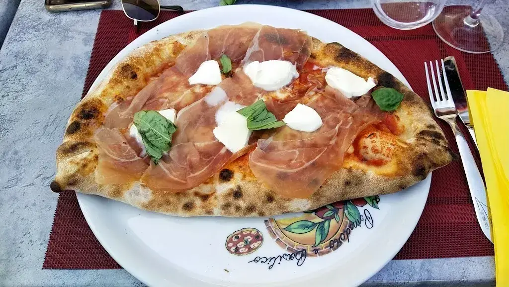 Menü_Vesuvio Pizza Da Massimo_Lucens_Bild_8