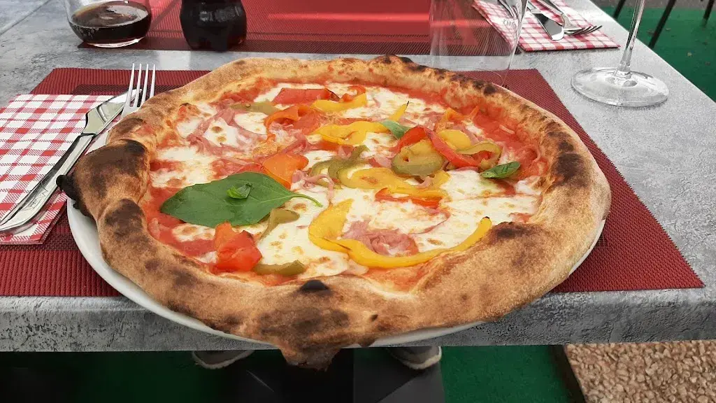 Eric Schulze_Vesuvio Pizza Da Massimo_Lucens_Bewertung