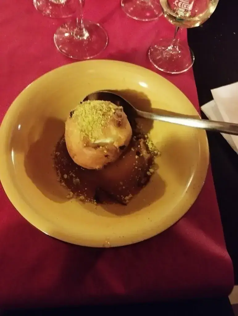 Juraci Carvalho_Auberge du Cheval-Blanc_Saint-Cierges_recensione