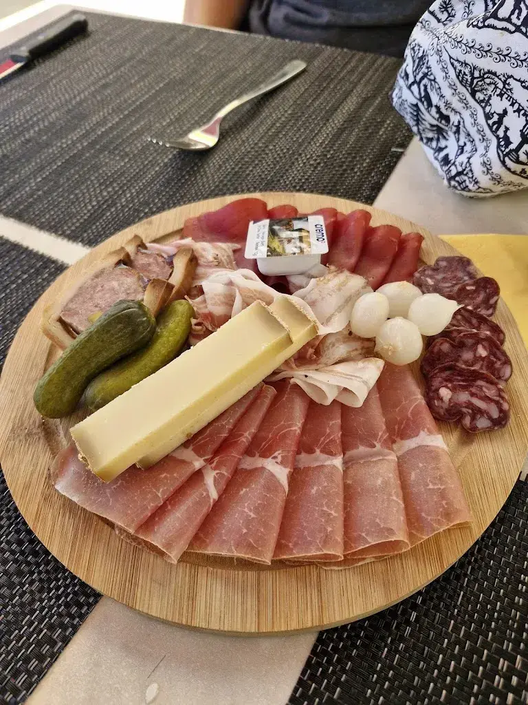 Georgy Chistov_Buvette La Chaumette_Bassins_review