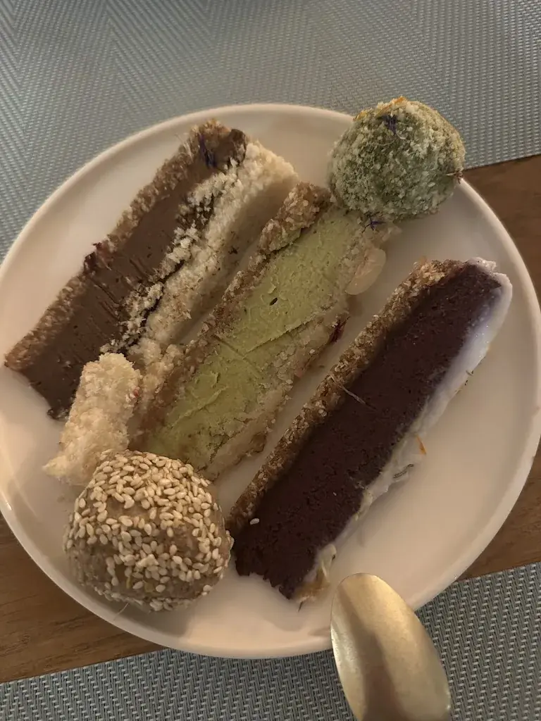 Laura Christen_Café Conscient_Nyon_review