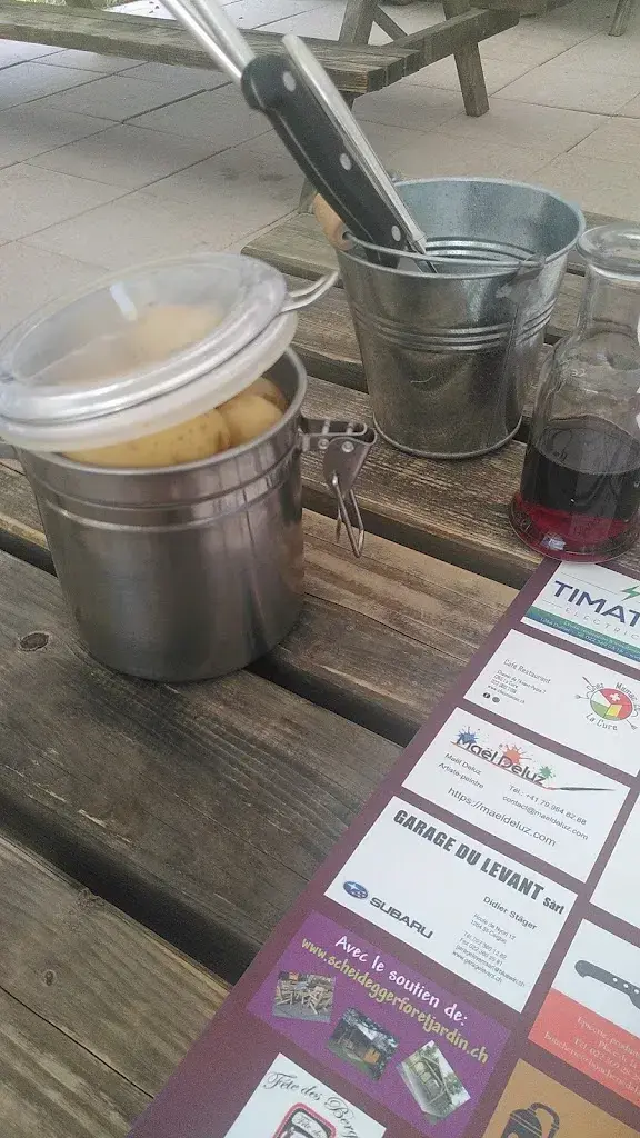 Stephanie Ilona Horvath_Restaurant d'alpage Basseruche Saint-Cergue_Saint-Cergue_avis