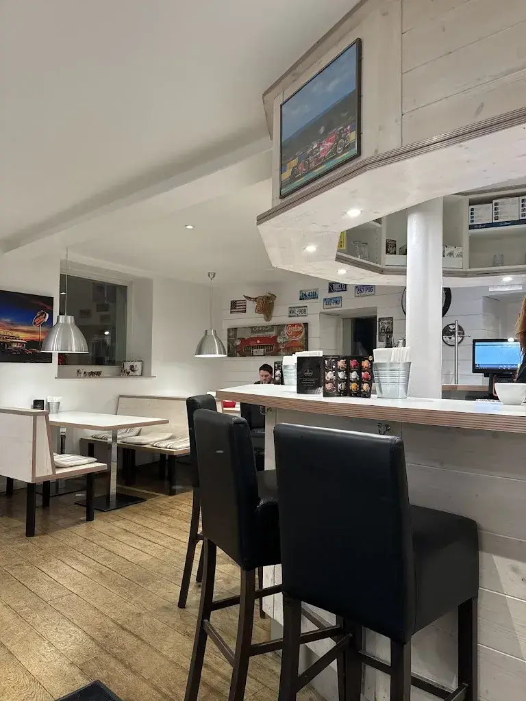 Karim Attia_Rando Burger Restaurant_Saint-Cergue_review