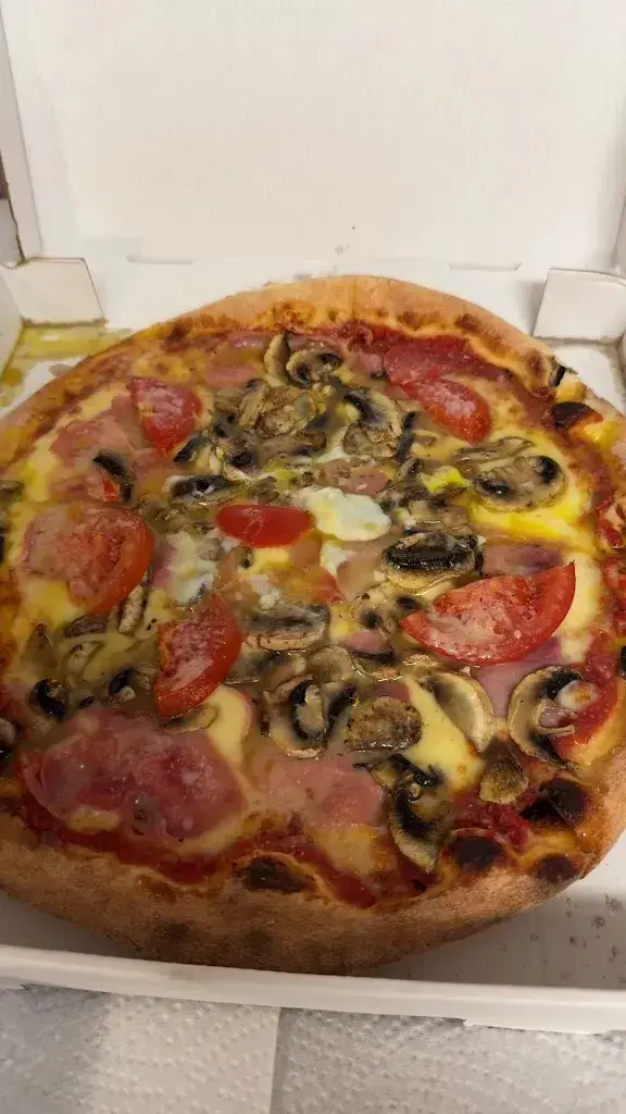 Mauro Gallotta_Mamma Mia Lyssach | Pizza | Burger | Kebap_Lyssach_review