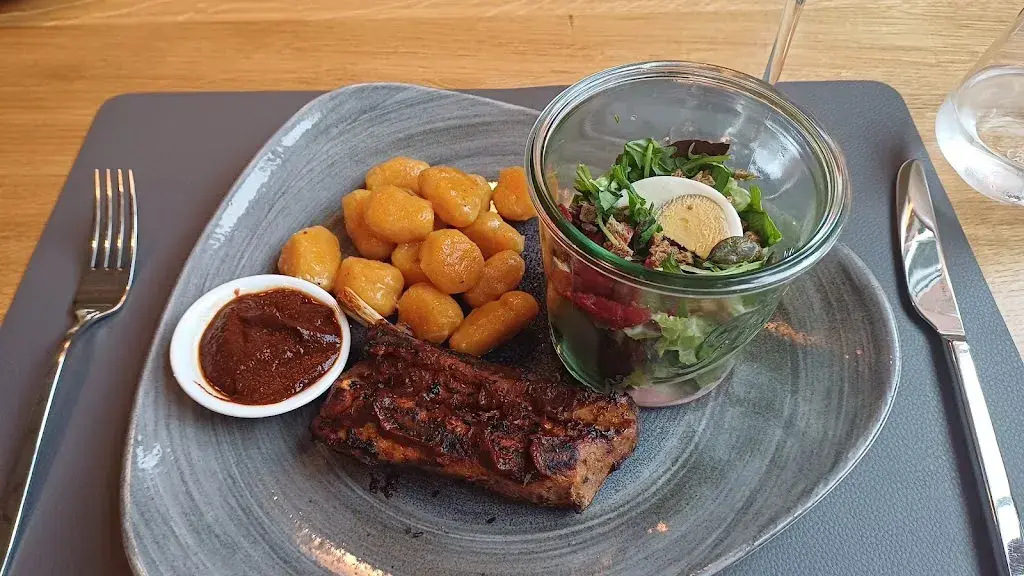 Jeanne_FLY INN_Burgdorf_avis