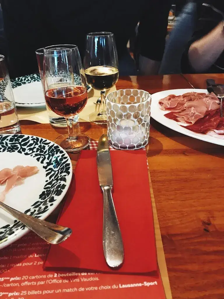 Alina Deeva_Ecusson Vaudois_Eysins_review