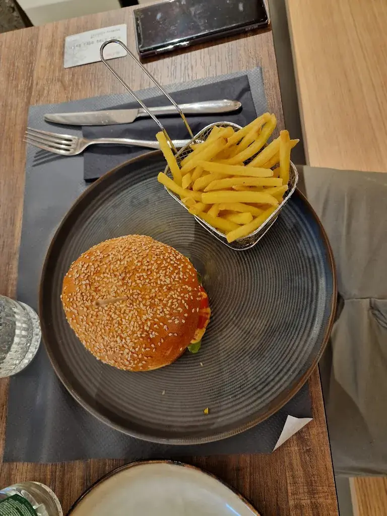 Roberto Parrotta_Café de Coppet_Coppet_review