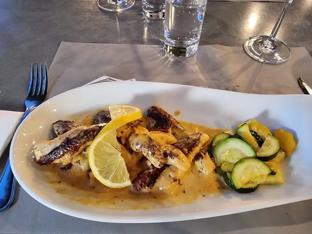 Resize Smith_Restaurant Malian _Duillier_recensione