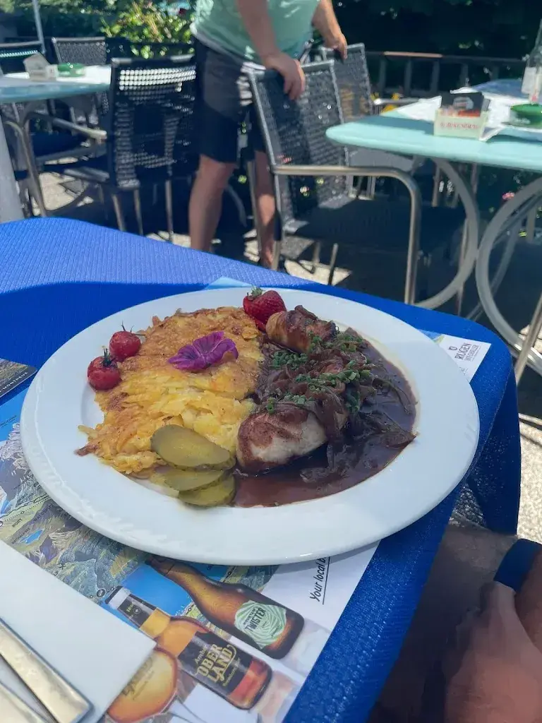 Carl Richard_Restaurant Bellavista_Bönigen_avis