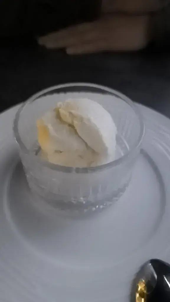 Colette ROUX_L'Égée_Gland_review