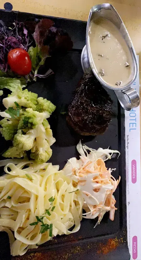 Dina S_The Bowling Restaurant_Signy-Avenex_recensione