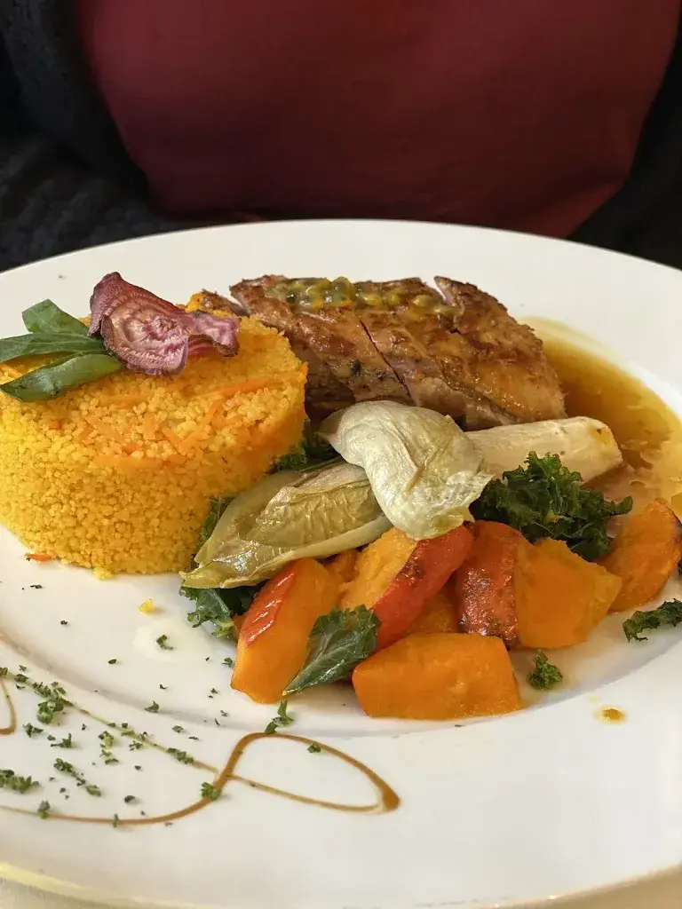 Yanina Iskhakova_Restaurant Pintli_Feldbrunnen-St. Niklaus_avis