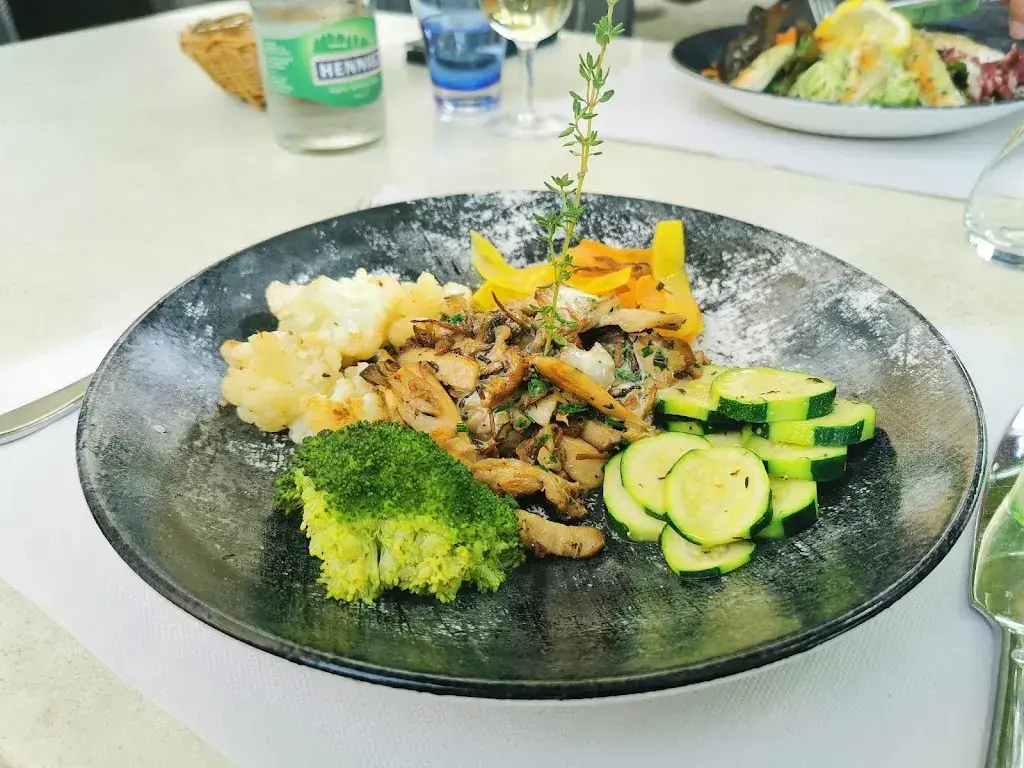 Roselyne Desmeules_Restaurant - Le Toucan_Arnex-sur-Orbe_review