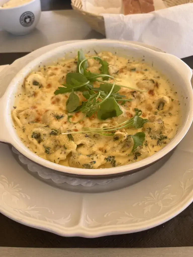 Pauline L._Zum Goldenen Kreuz_St. Ursen_avis