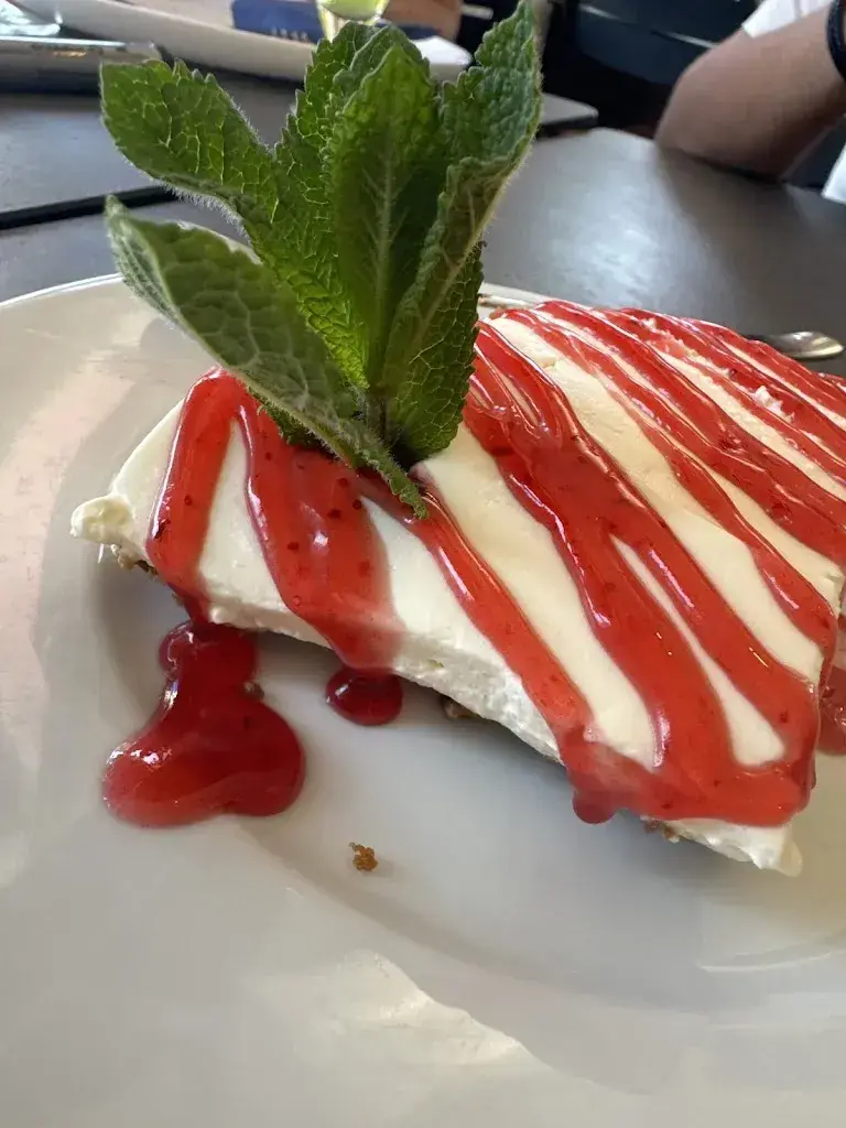 Syrine Regguem_Restaurant de la piscine d'Orbe_Orbe_review