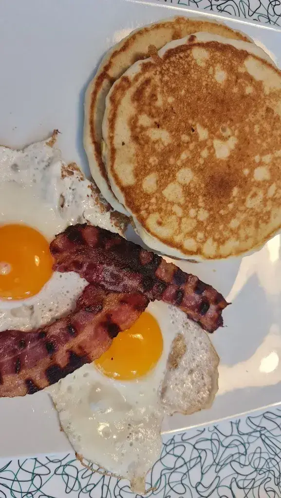 Jheng Bayotas_Happy Days_Versoix_review