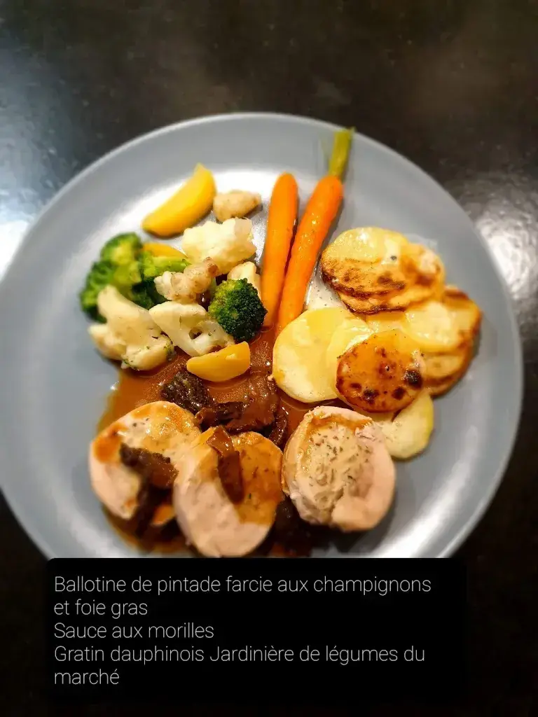 Jacqueline Dufour_Le Raisin_Carrouge_review