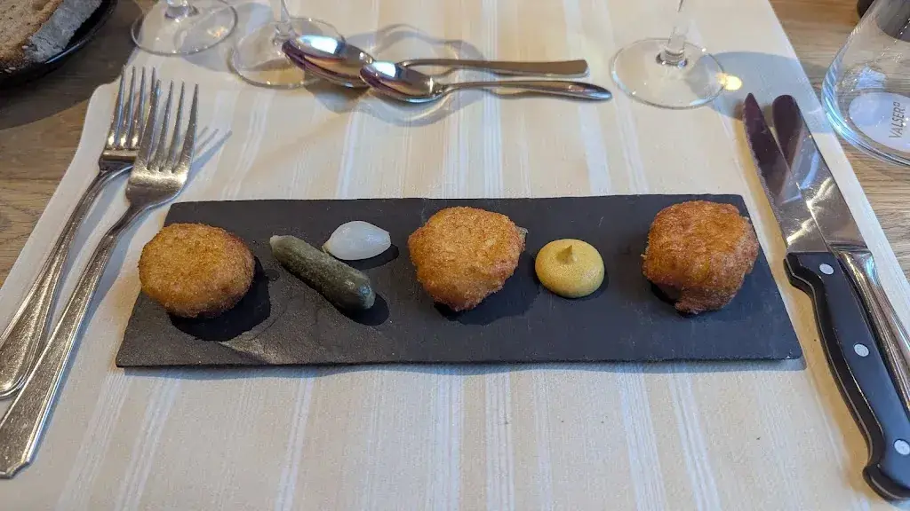 Hien Nguyen_Le Vaudois_Rolle_review