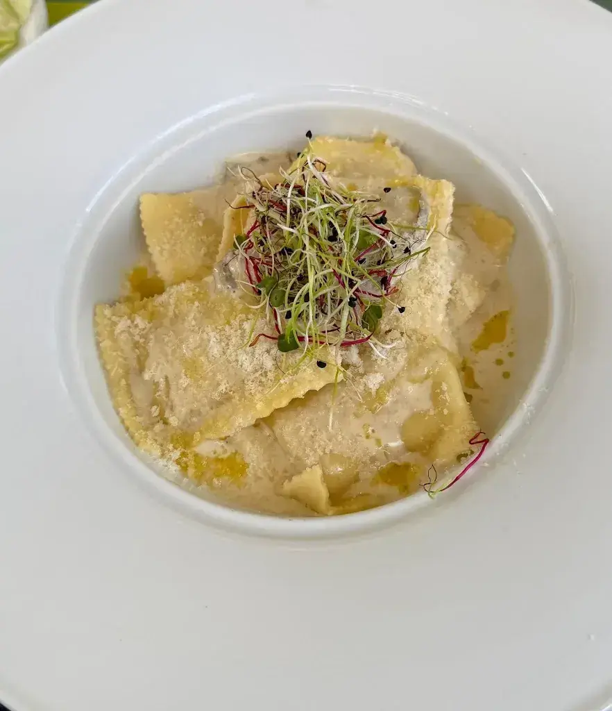 fadi ghorayeb_Ô39 café restaurant galerie_Rolle_reseña