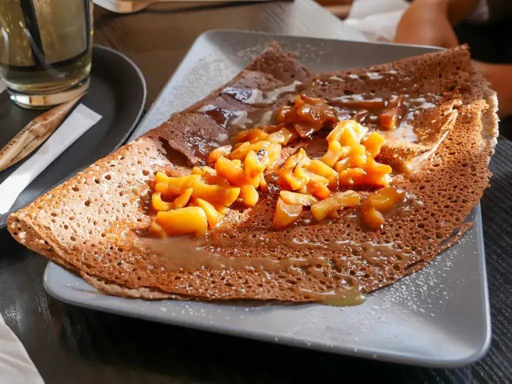 Eric D_Tea-room Crêperie La Chenoille_Le Pont_review