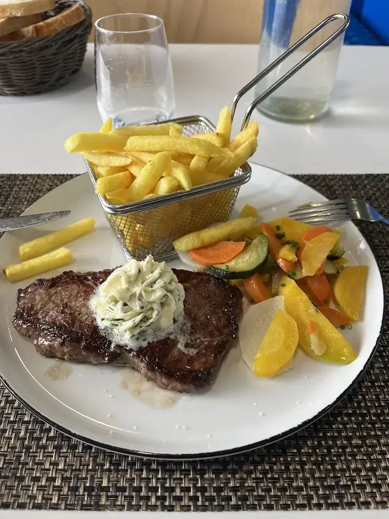 laurent bodin_Restaurant du Centre Sportif_Sentier_review