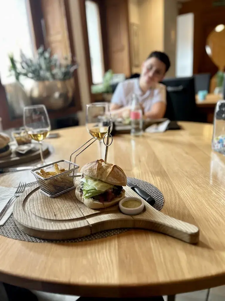 Christian Grobéty_Restaurant Black Lions_Sentier_Bewertung