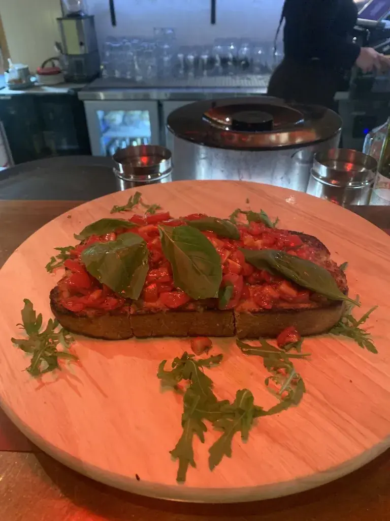 M675_Notos Bar Restaurant_Sentier_review