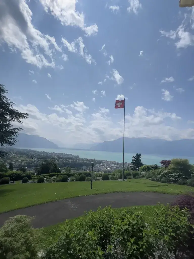 amelie L._L'Épicurienne_Jongny_recensione