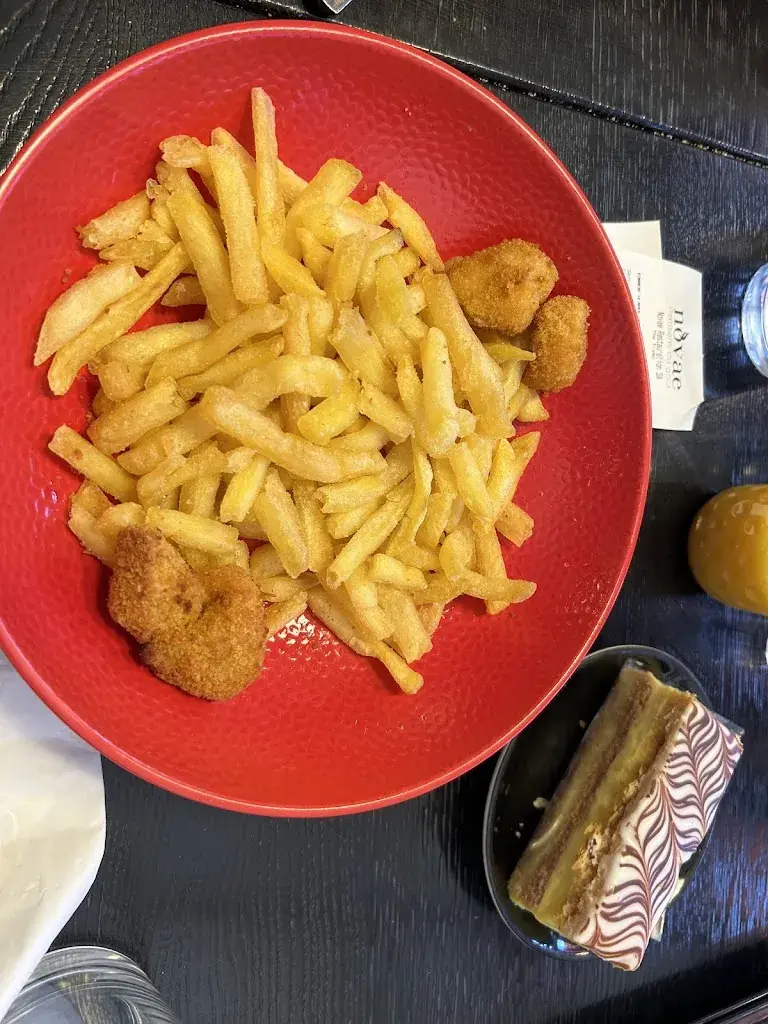 Tina Ko_Café The Tramp - Chaplin’s World_Corsier-sur-Vevey_review