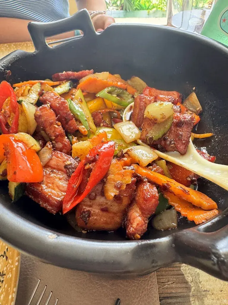 Christopher Garrison_Les Deux Villes 大北烤串 - Glion_Glion_review