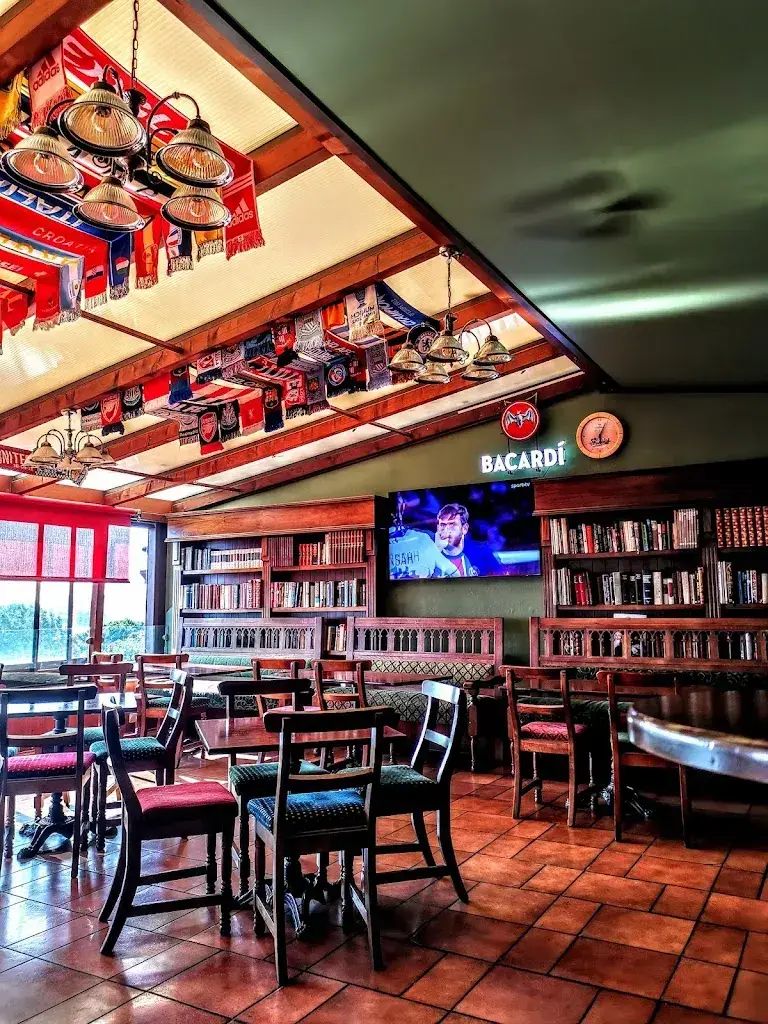 Elisa_Barrel Oak, The Irish Pub_Montreux_review