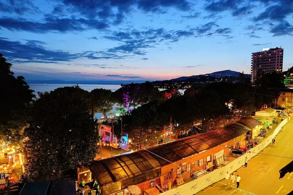 Thiébaud_Barrel Oak, The Irish Pub_Montreux_review