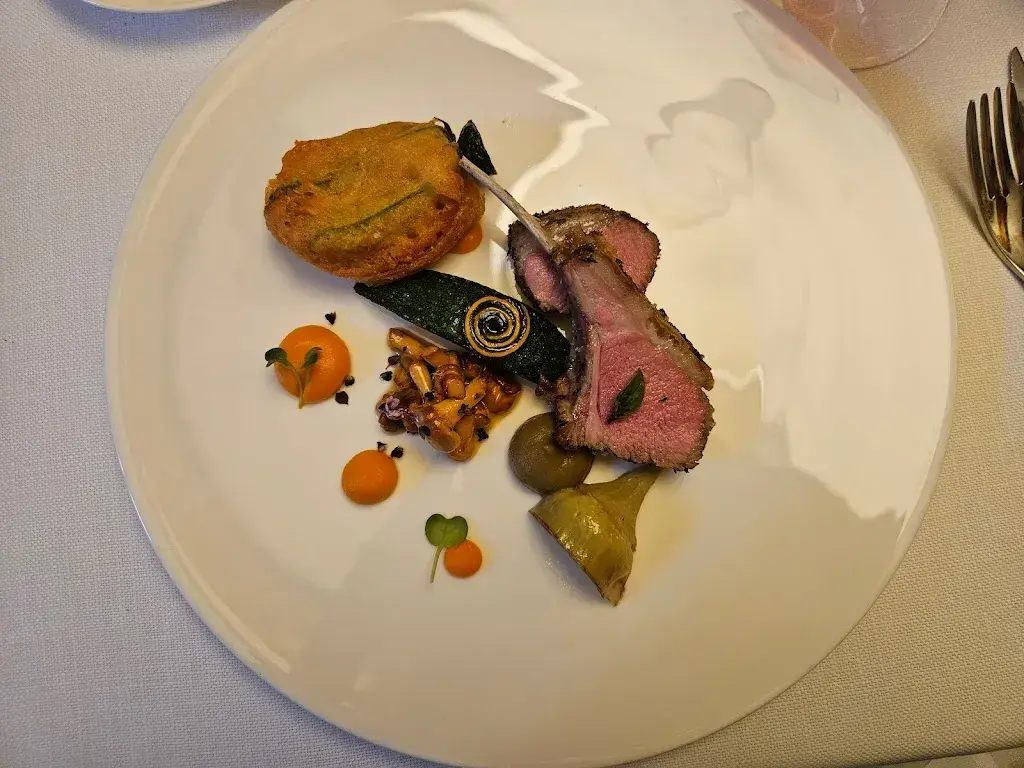 Leandro Stöckli (LL)_Restaurant Säge_Hofstetten-Flüh_avis