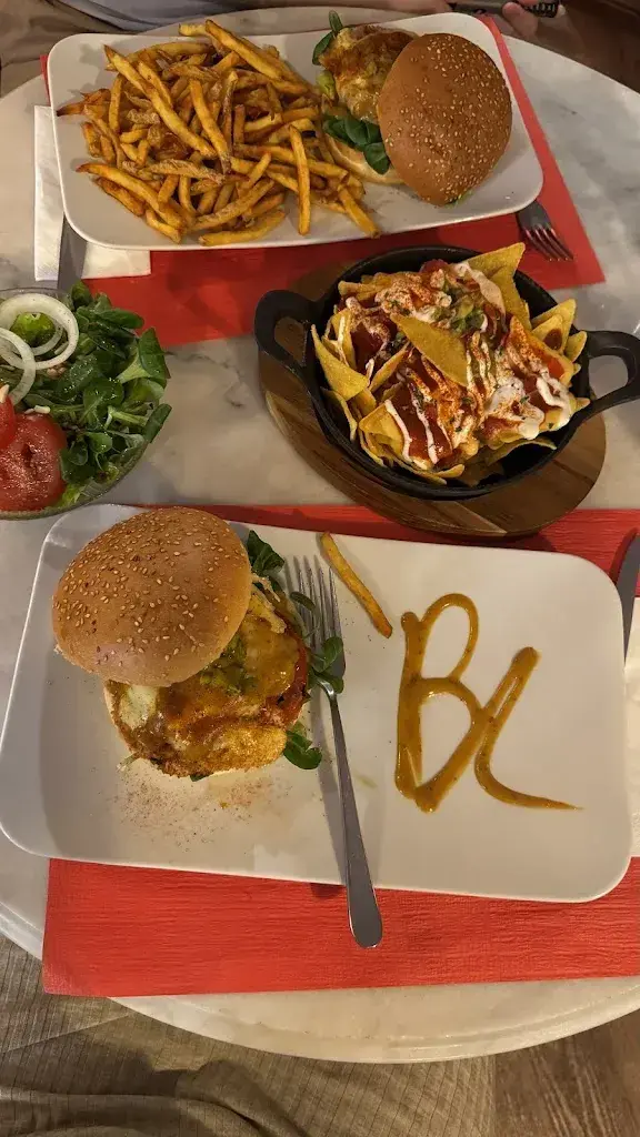 Brenda Samantha Hérnandez Villarreal_Le Black Lodge_Yverdon-les-Bains_review