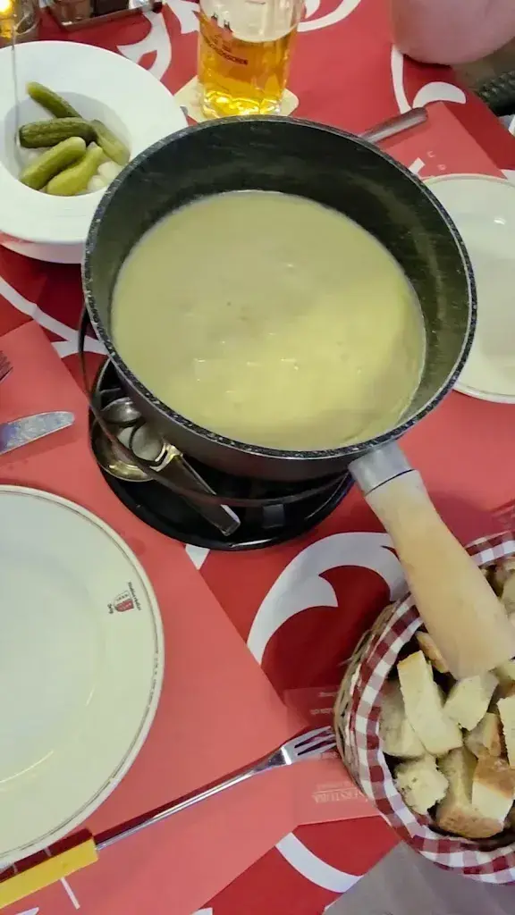 SUZANNE FOULDS_Walliserstuba_Brig-Glis_recensione