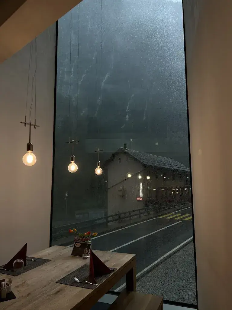 Dann_Hotel Ristorante Stockalperturm Gondo Simplon_Zwischbergen_review