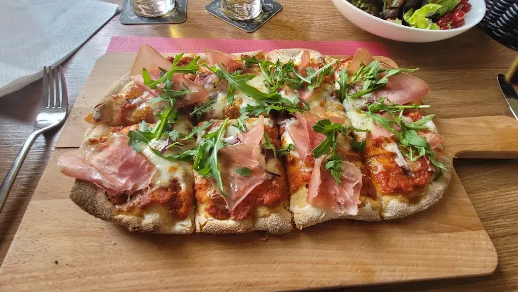 Reijer Kooij_CHEZ MO_Unterbäch_review