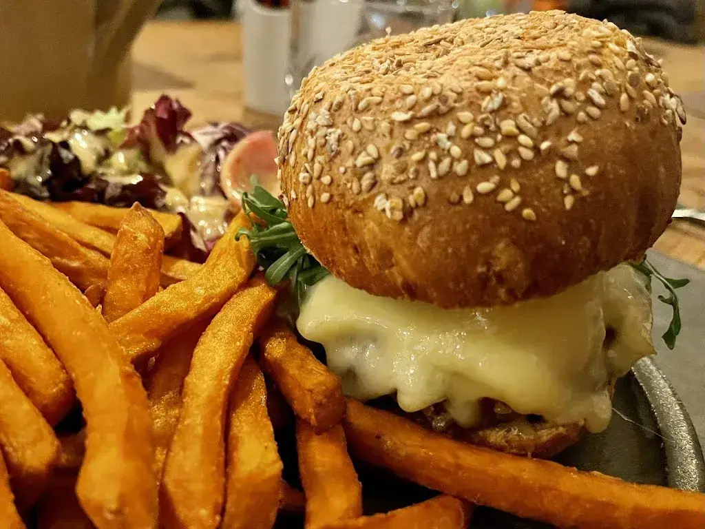 James Colgan_PAPILL'ON - Bistro Alpin_Riddes_recensione