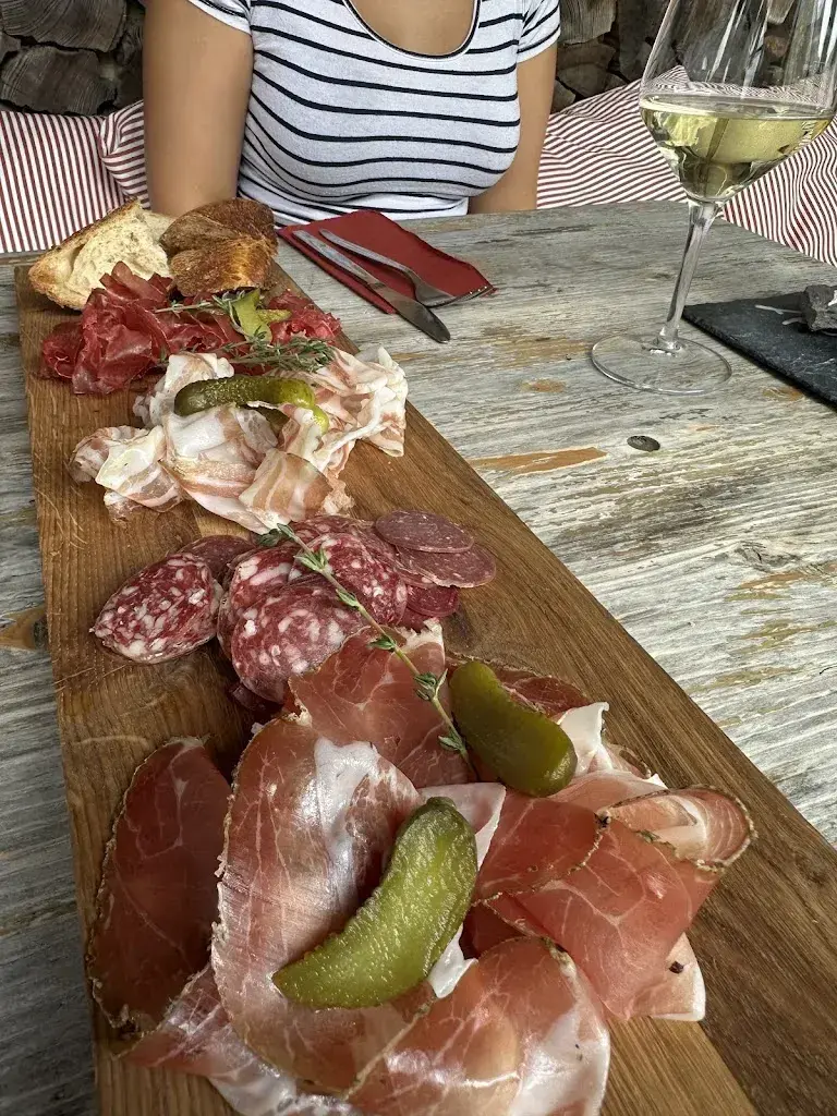 Jonas Sporleder_Ta Cave Sanetsch | Auberge du Barrage_Savièse_review